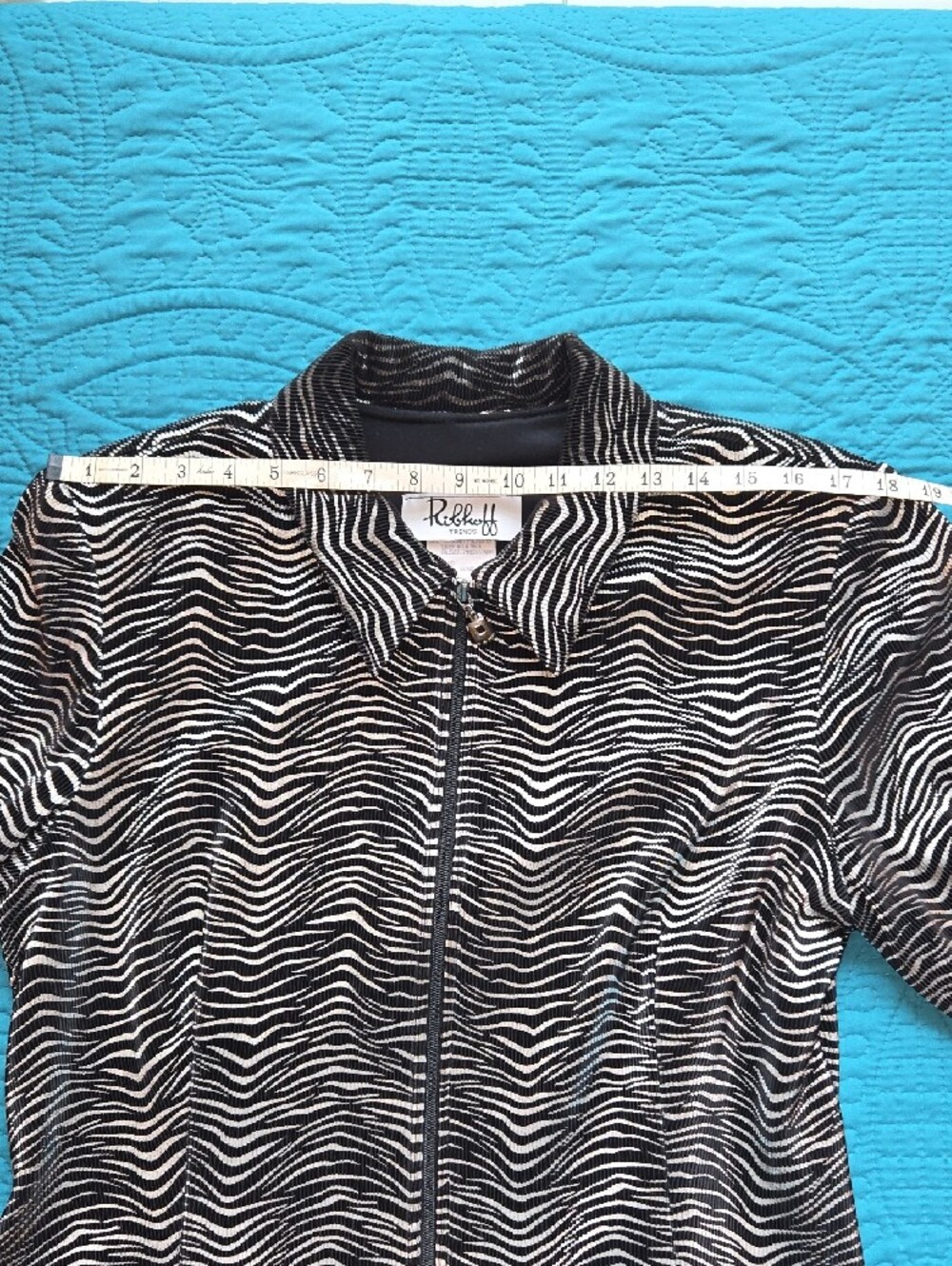 Joseph Ribkoff Trends Black & Silver Wave-Pattern Zip-Front Jacket - Picture 4 of 8
